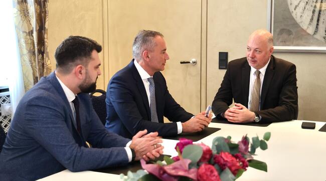 Outgoing PM, Foreign Minister Meet with Board of Peace's High Representative for Gaza Strip