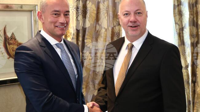Росен Желязков и Георг Георгиев се срещнаха с върховния представител за Газа Николай Младенов