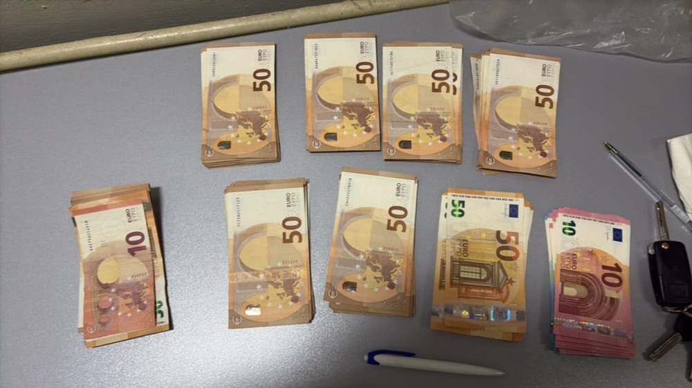 Гранични полицаи от Русе предотвратиха за ден четири телефонни измами за общо над 46 000 евро