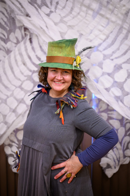 Исках да направя криле, защото птиците не знаят за ограниченията, казва за БТА визуалната артистка Ники Колиър 