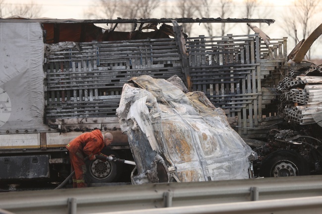 Починал е шофьорът на единия тир, участвал в катастрофата на Северната скоростна тангента