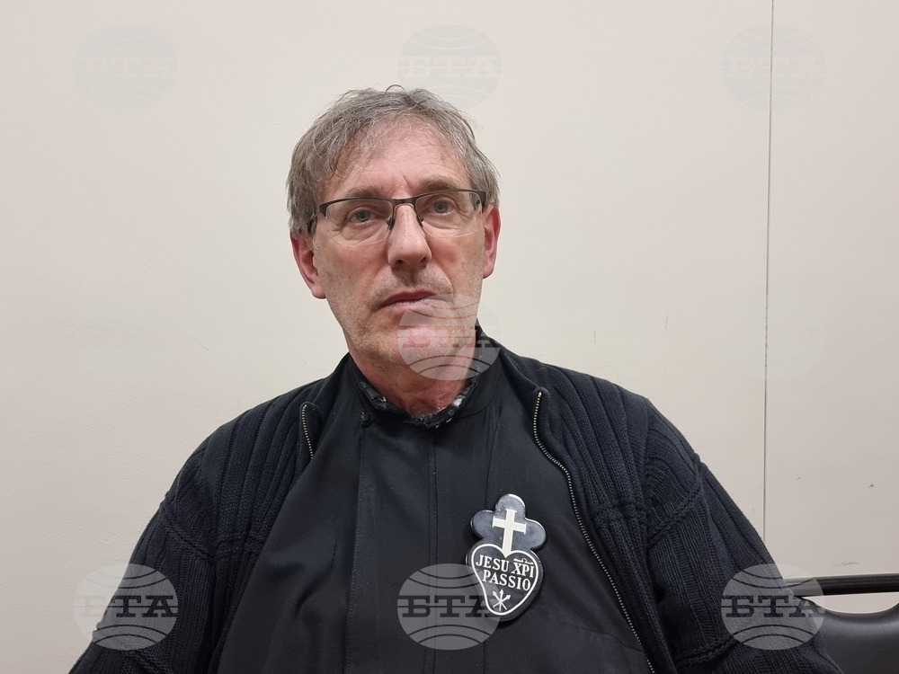 Празникът на любовта трябва да се отдели от комерсиалното и да преоткрием призванието си, че сме родени да обичаме, каза отец Валтер от Русе