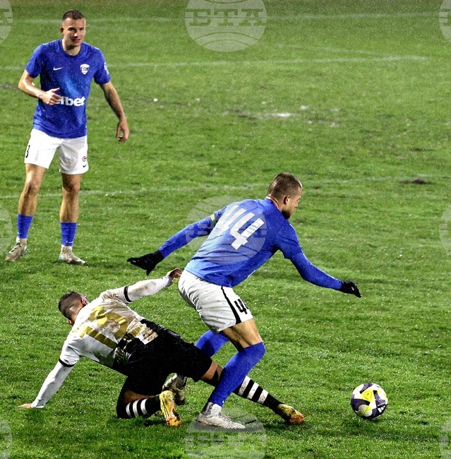 С човек по-малко Спартак (Варна) стигна до точка при гостуването си на Локомотив (Пловдив) 