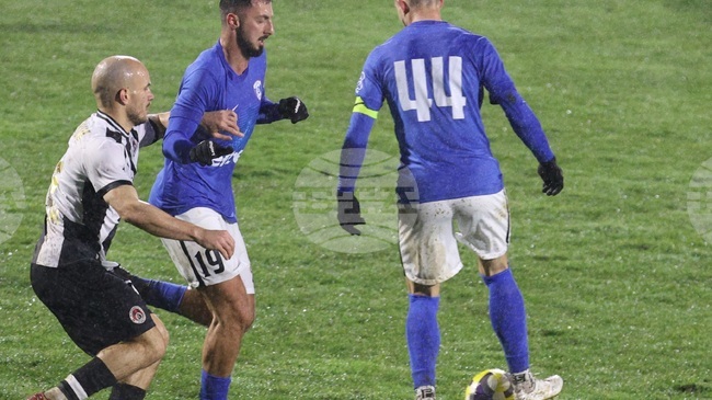 Спартак Варна спечели точка на "Лаута" и запази шансове за оставане в елита