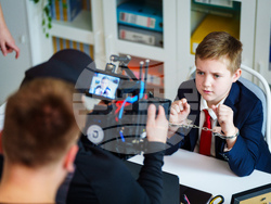 Боян Тодоров с нов сингъл за детството и порастването – „Ще се върнеш“, снимка – „Орфей мюзик“