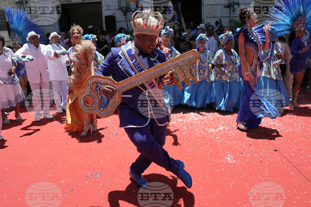 В Рио де Жанейро започна традиционният карнавал с коронацията на крал Момо