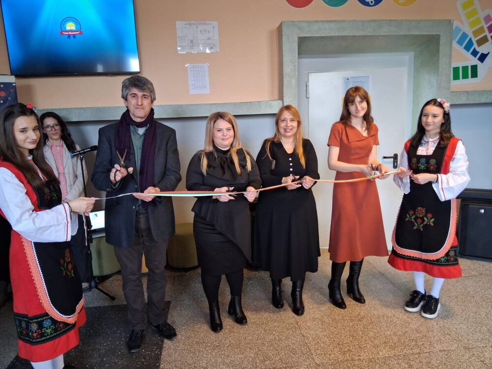  Началникът на Регионалното управление на образованието в София-град Елеонора Лилова откри STEM център в 15-о СУ „Адам Мицкевич“