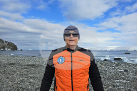 Антарктида - 34-та българска антарктическа експедиция - биотехнолог - Кирил Кандиларов