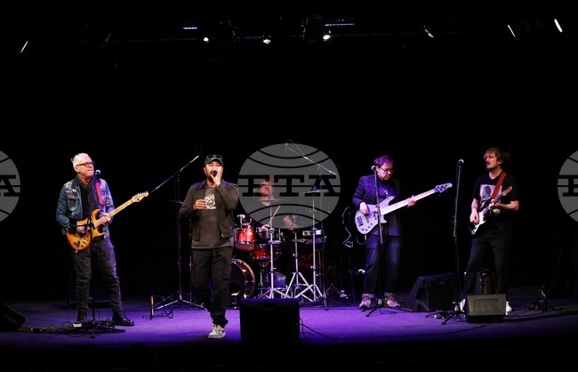 Чувствам се като летописец на столичния район „Оборище", каза Стефан Вълдобрев на концерта за 10-ата годишнина на арт център „Сити марк"