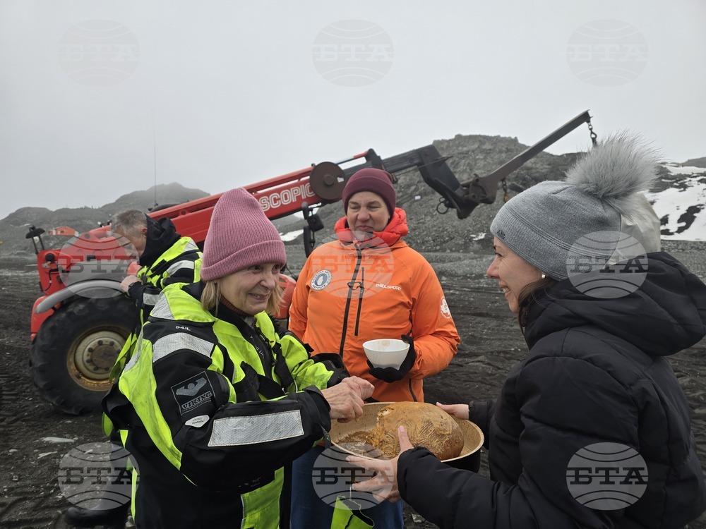 Final Group of 34th Antarctic Expedition Arrives at Bulgarian Antarctic Base