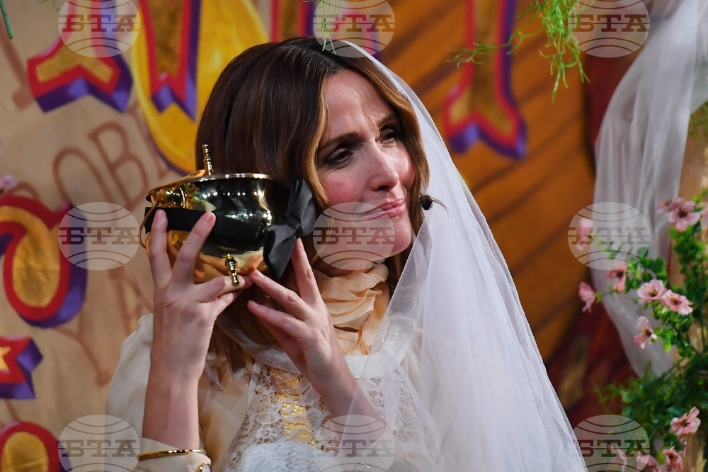 People Hasty Pudding Byrne