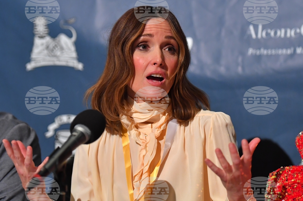 People Hasty Pudding Byrne