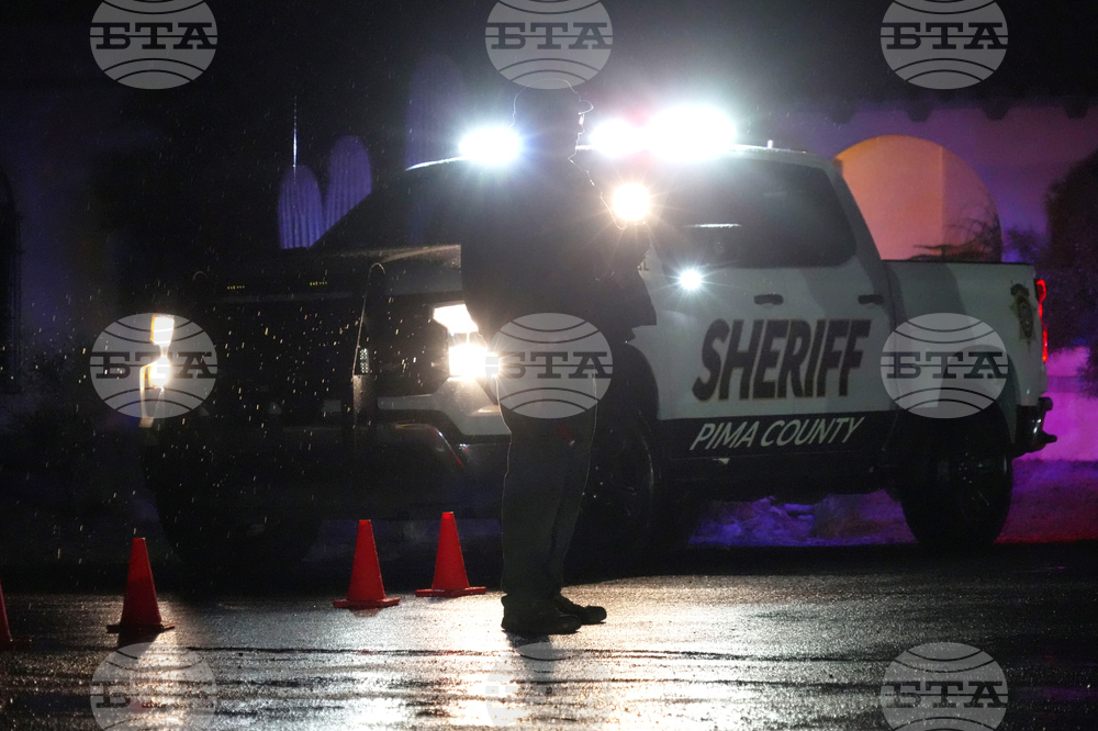 Двама помощник шерифи в Мисури бяха застреляни, а други двама - ранени, съобщиха американските власти