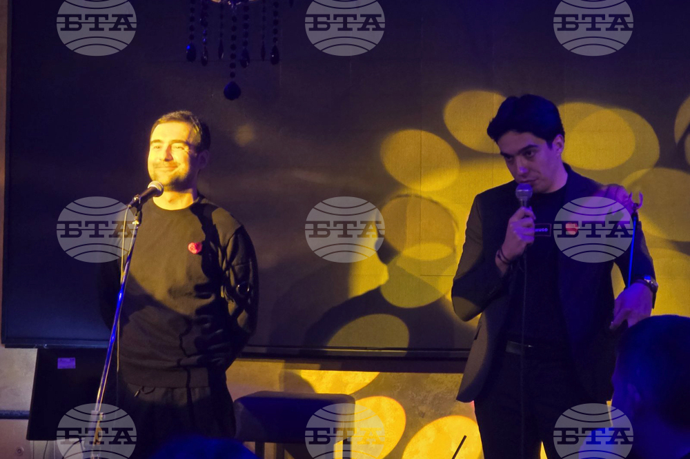 Добрич - „Между редовете“ - социално-театрално представление