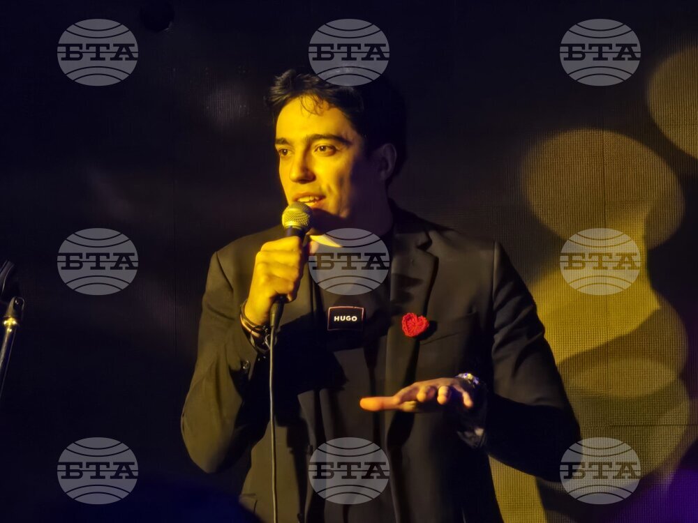 Добрич - „Между редовете“ - социално-театрално представление