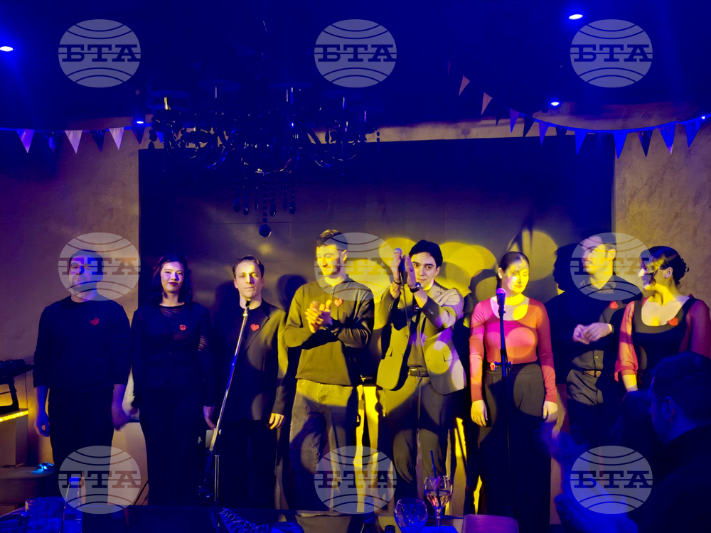 Добрич - „Между редовете“ - социално-театрално представление