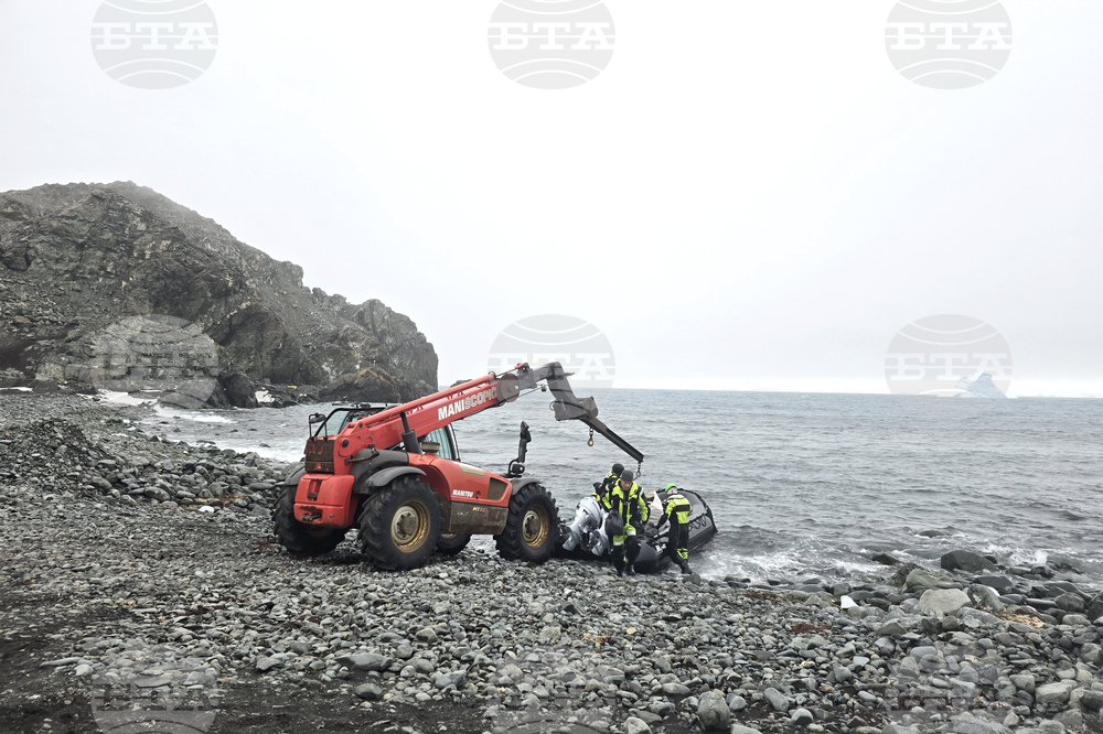 Antarctica - last group - 34th Bulgarian Antarctic Expedition - St Kliment Ohridski Bulgarian Antarctic Base
