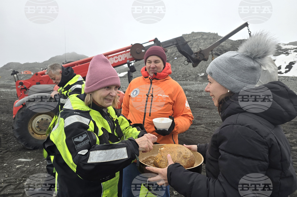 Antarctica - last group - 34th Bulgarian Antarctic Expedition - St Kliment Ohridski Bulgarian Antarctic Base