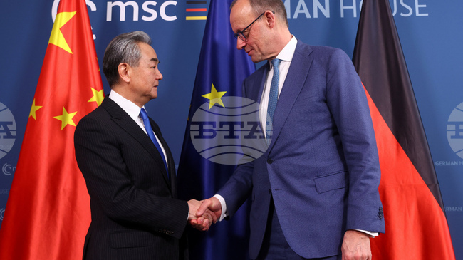 Германският канцлер заминава за Китай начело на бизнес делегация 