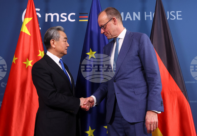 Германският канцлер заминава за Китай начело на бизнес делегация 