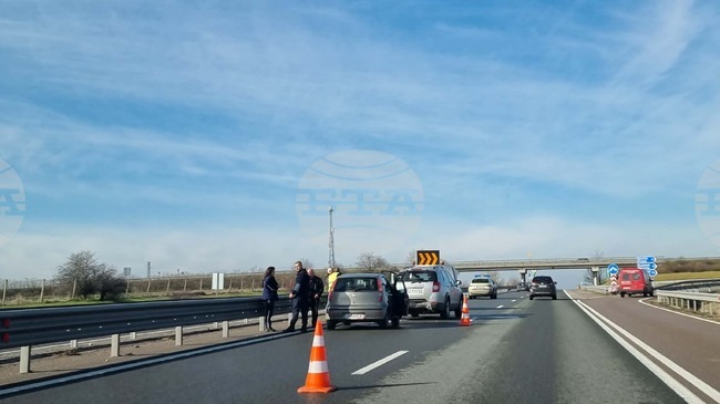 Четирима души са пострадали при пътния инцидент сутринта на 165 км от автомагистрала "Тракия"