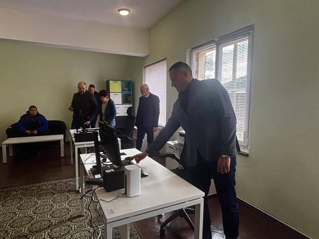 Дигитален клуб бе открит в читалището в радомирското село Стефаново