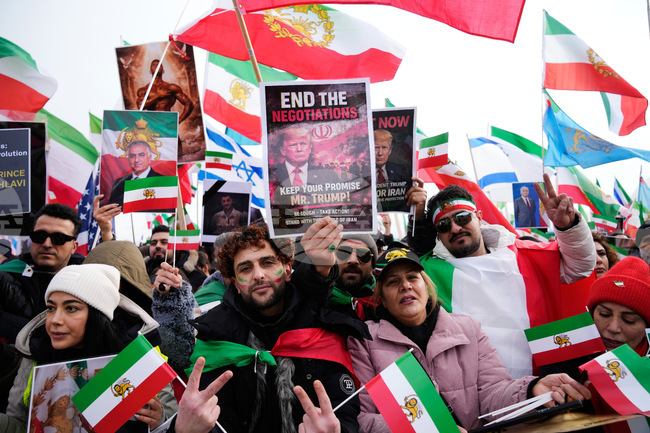 Синът на сваления ирански шах призова Тръмп да помогне на иранците