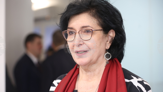 Вики Алмазиду представя джаза в гръцката музика за рождения си ден