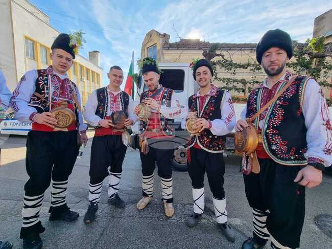 След 161 години празникът Трифон Зарезан продължава да събира гости и ценители на виното в Сухиндол