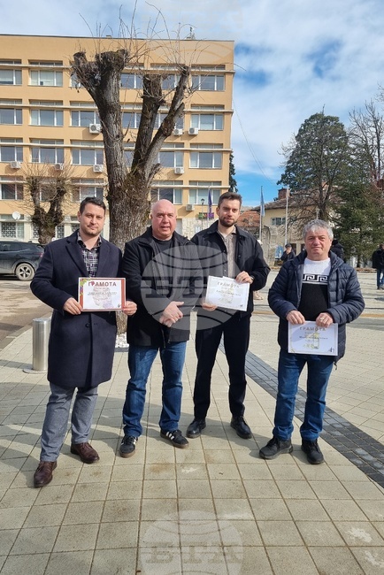 Със зарязване на лоза и конкурс за домашно вино във Вършец отбелязаха Трифон Зарезан
