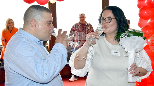 Четиринадесет двойки сключиха граждански брак в Хасково