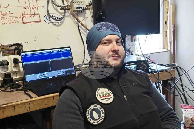 Антарктида - Ивайло Начев - радиолюбител 