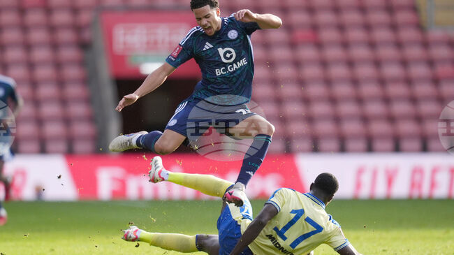 Английският футболен клуб Лестър Сити обжалва решението да му бъдат отнети шест точки