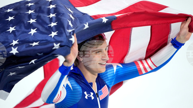 Американецът Джордан Щолц спечели втората си титла в Милано-Кортина 2026 с олимпийски рекорд в бързото пързаляне с кънки на 500 метра 