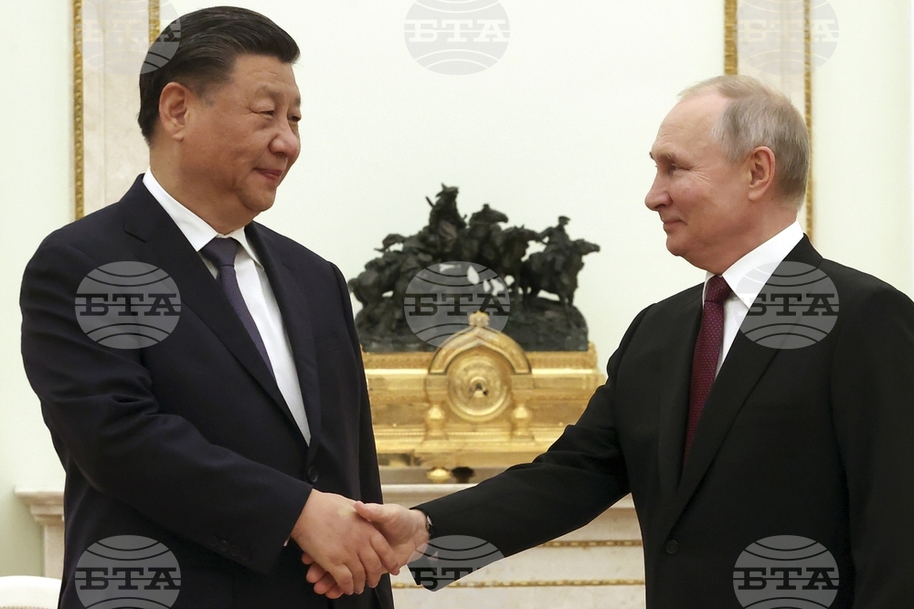Владимир Путин поздрави Си Цзинпин по случай 74-ата годишнина от основаването на Китайската народна република