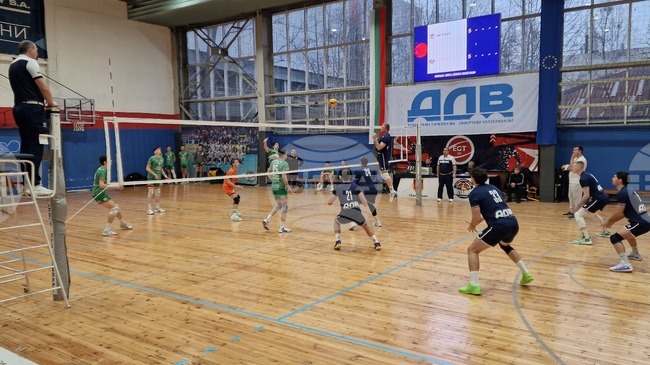 Волейболният Металург Перник се наложи в напрегнат мач над Раковски – 1964 Севлиево