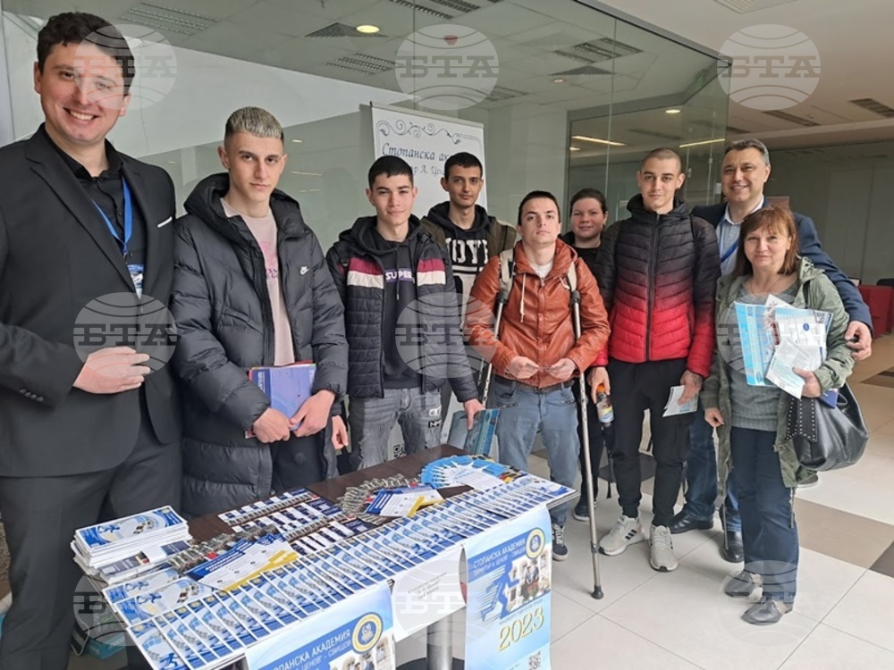 Стопанска академия „Димитър А. Ценов“ в Свищов участва в най-голямата кандидатстудентска борса в Северна България