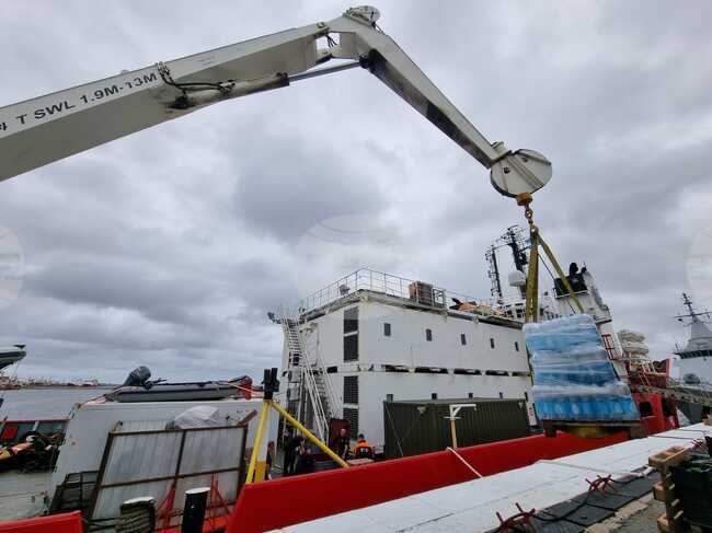 Day 84: RSV 421 Loads Supplies, Fuel before Departing from Mar del Plata