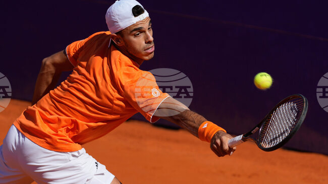 Поставеният под номер 1 в схемата Франсиско Серундоло се класира за финала на турнира по тенис в Буенос Айрес