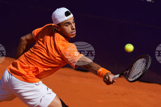 Поставеният под номер 1 в схемата Франсиско Серундоло се класира за финала на турнира по тенис в Буенос Айрес