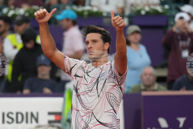 Яник Ханфман и Лучано Дардери ще играят за трофея на турнира по тенис в Сантяго