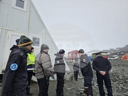 Антарктида - 34-та българска антарктическа експедиция - научноизследователски кораб "Св. св. Кирил и Методий" - българска антарктическа база "Св. Климент Охридски"