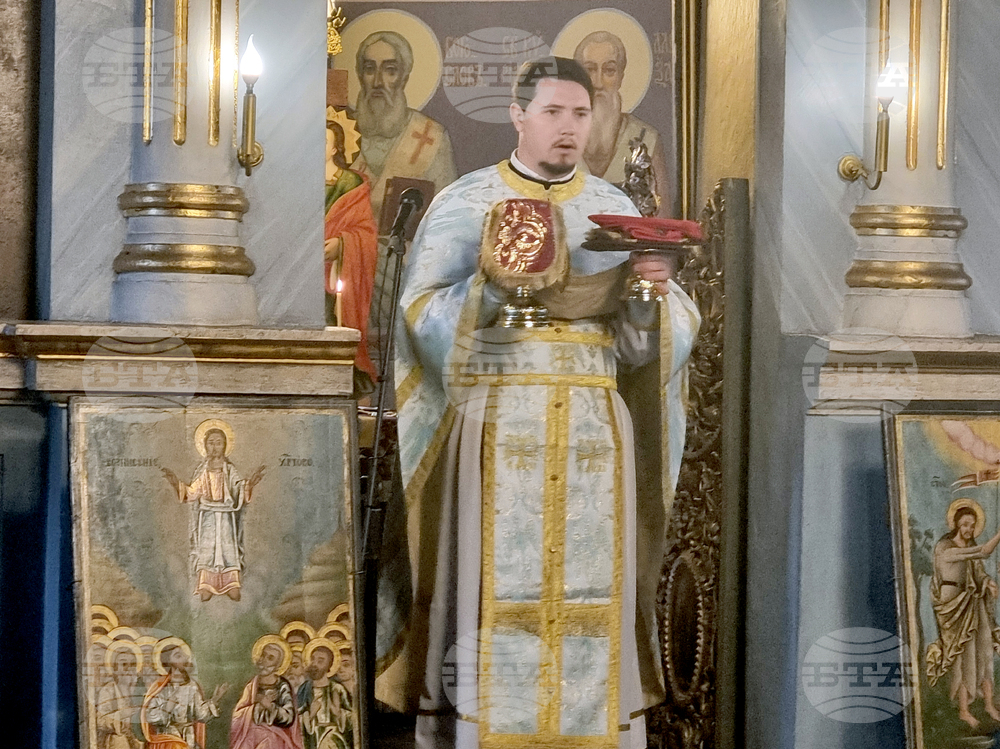 Плевен - храм „Света Параскева“ - неделно богослужение