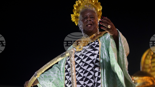 Школи по самба отдадоха почит към чернокожи бразилски писателки на парадите си на карнавала в Рио де Жанейро 