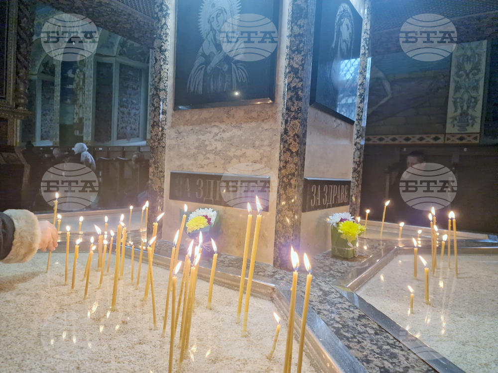 Търговище - храм „Св. Успение Богородично“ - неделна служба и проповед