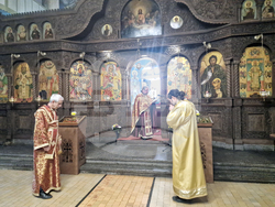 Търговище - храм „Св. Успение Богородично“ - неделна служба и проповед