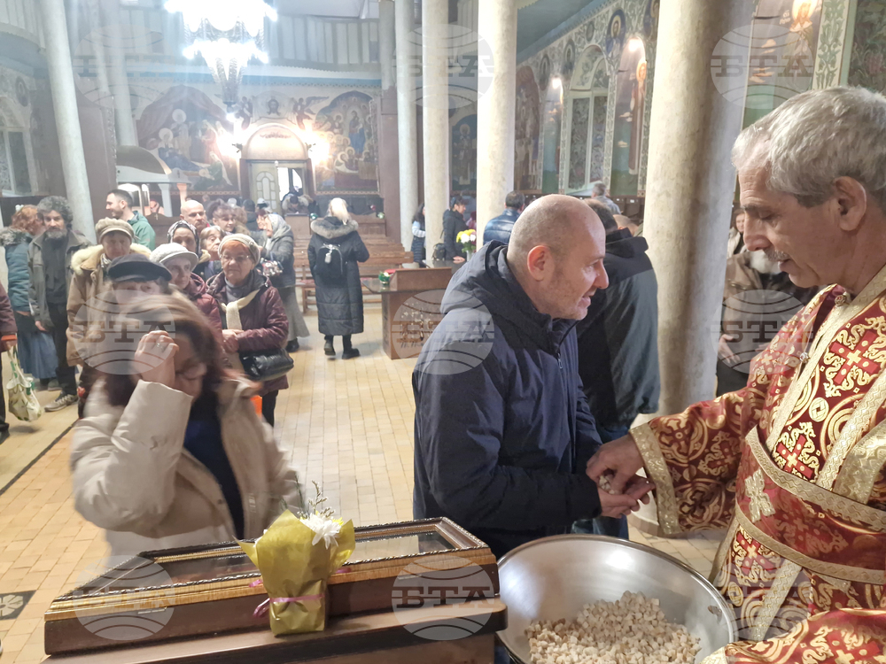 Търговище - храм „Св. Успение Богородично“ - неделна служба и проповед