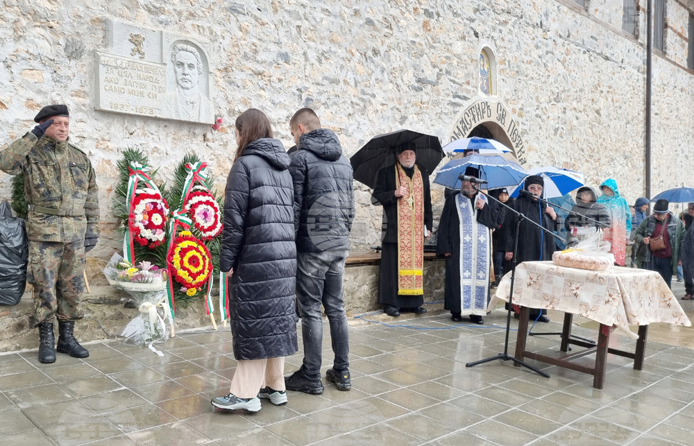 Село Мулдава - Васил Левски - почит
