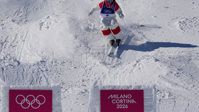 Канадецът Микаел Кингсбъри спечели титла в историческото първо паралелно състезание бабуни за мъже на Олимпийските игри в Милано-Кортина