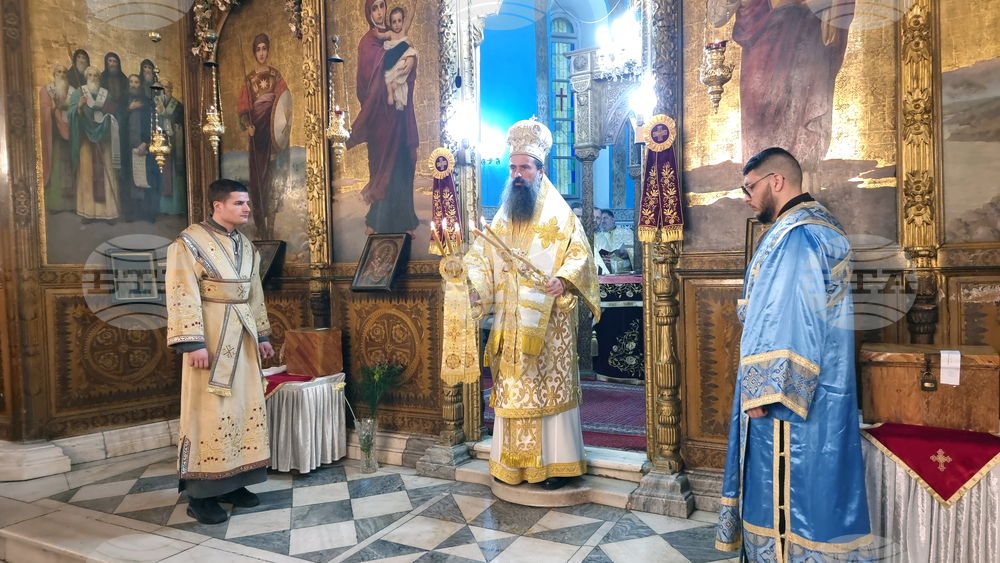 Дупница - патриарх Даниил - литургия